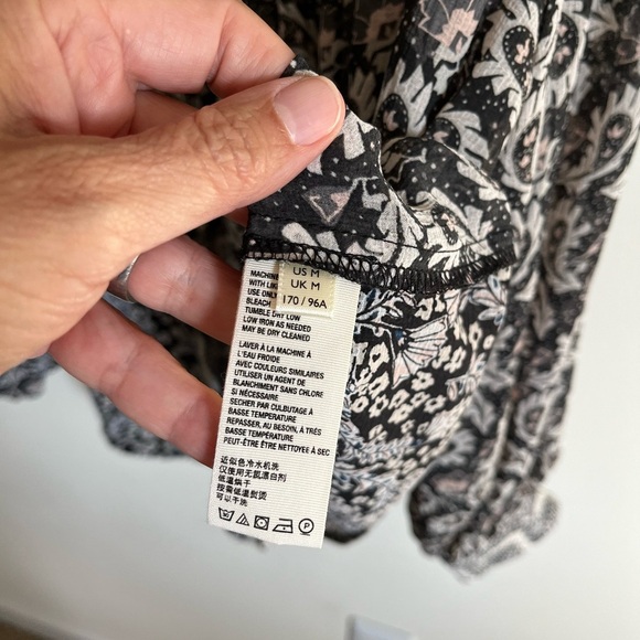 Free People Dani Boho Relaxed Fit Button Up Shirt Black/Cream Paisley size Med - Picture 5 of 14